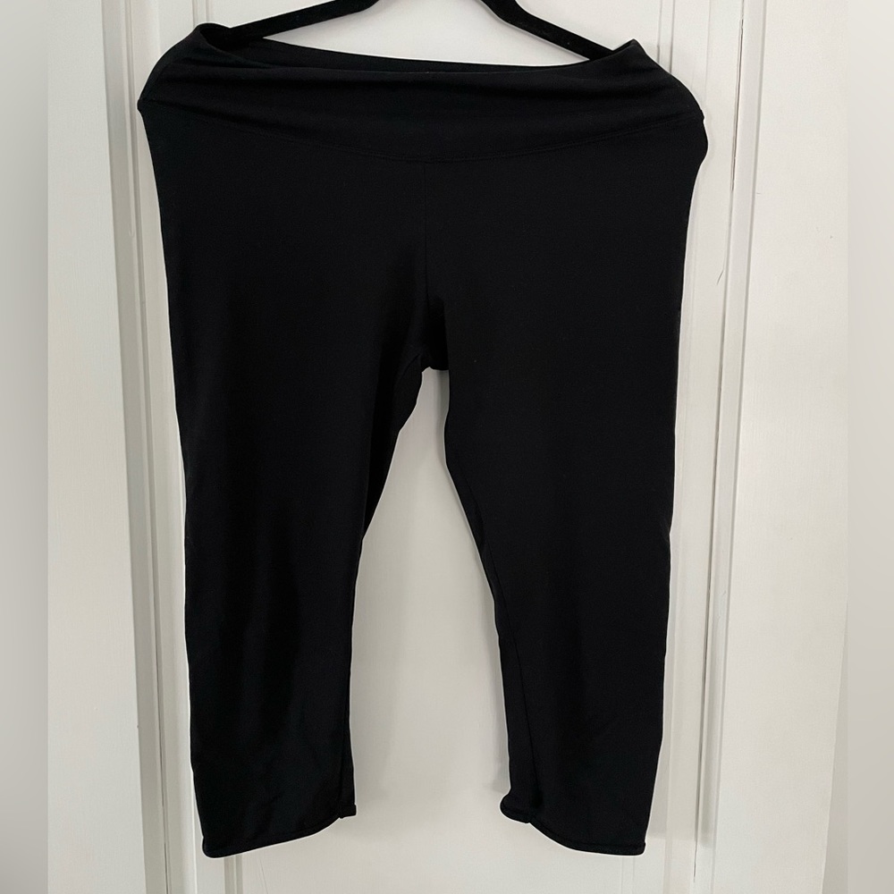 Balance collection size medium black crop leggings